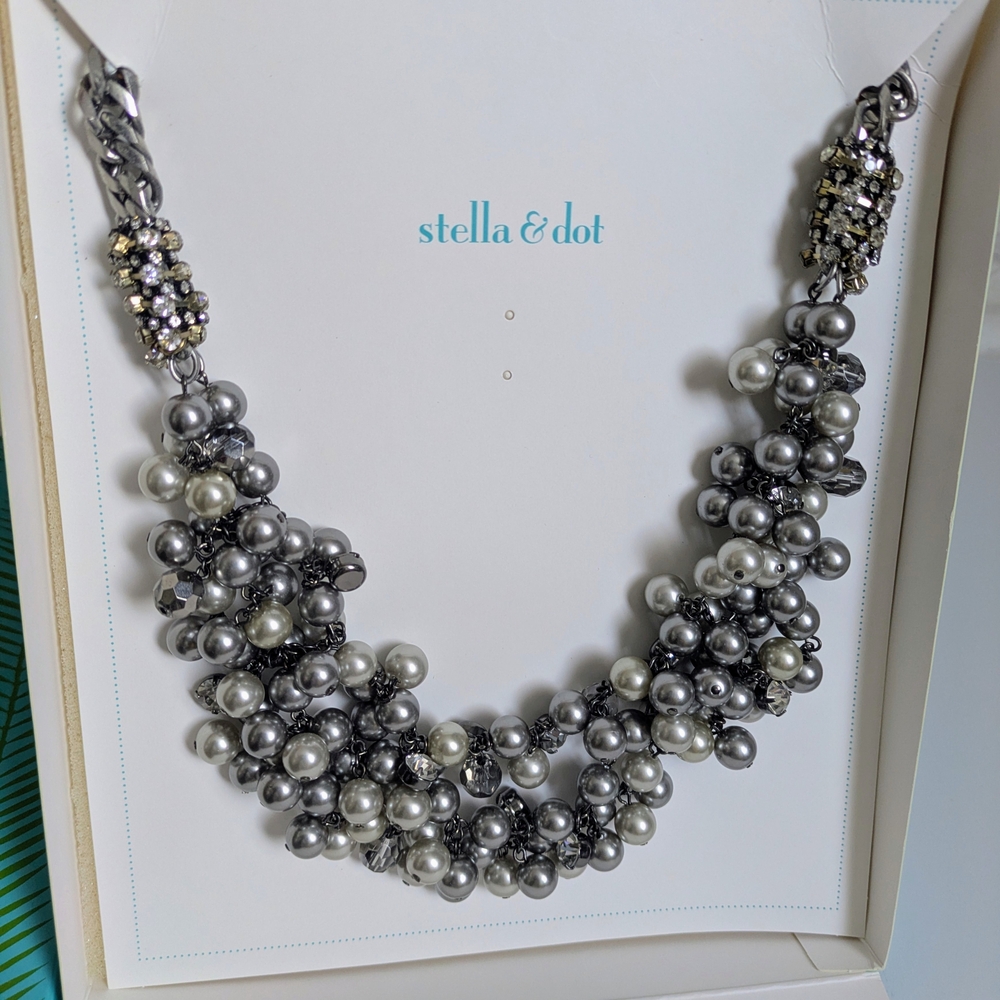 Stella & Dot | Isadora Pearl Bib Necklace / Elegant Silver and Gray / One Size